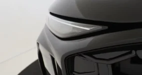 Achterzijde Audi Q3 S edition voorraad lease met LED achterlichten pro