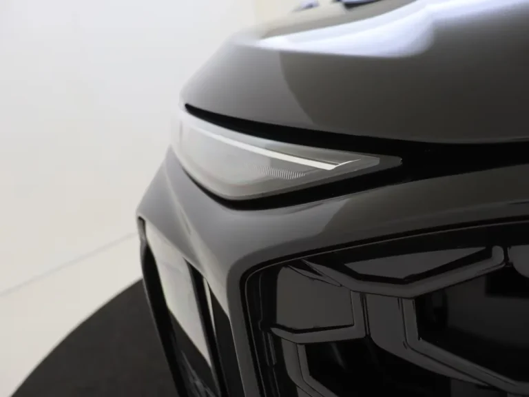 Achterzijde Audi Q3 S edition voorraad lease met LED achterlichten pro