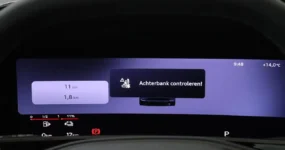 Dashboard van de Audi Q3 met MMI experience plus navigatie