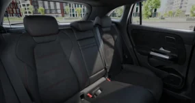Mercedes-Benz EQA met actieve spoorassistent en dodehoekassistent