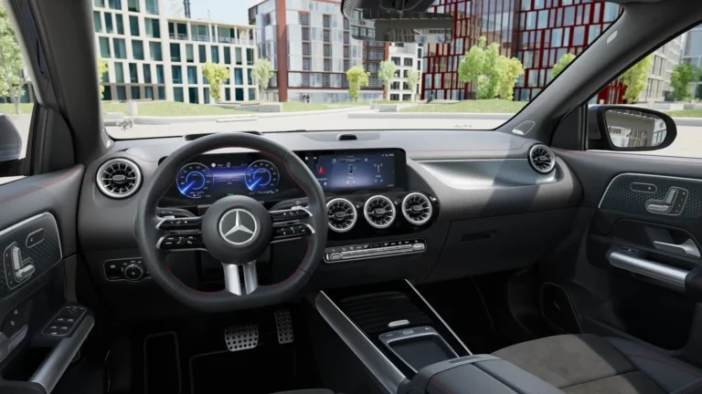 Mercedes-Benz EQA met Advanced-pakket en MBUX widescreen display