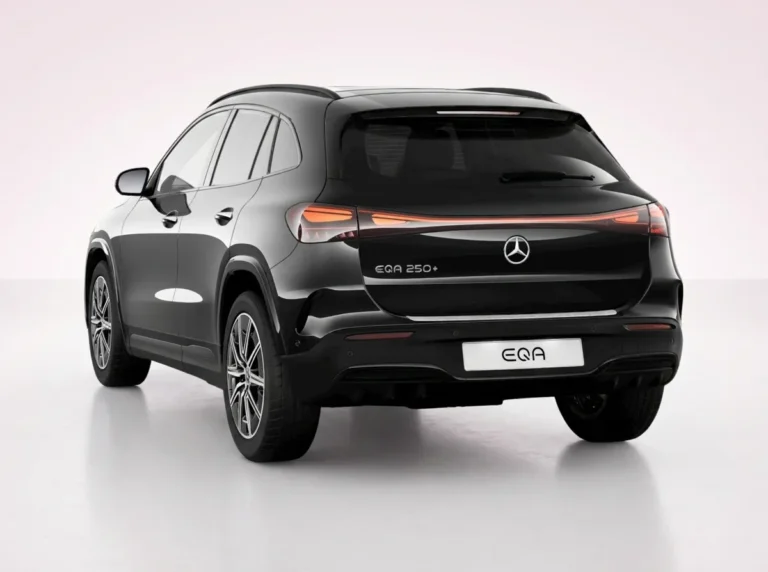 Multifunctioneel sportstuur in leder nappa in Mercedes-Benz EQA LIMITED