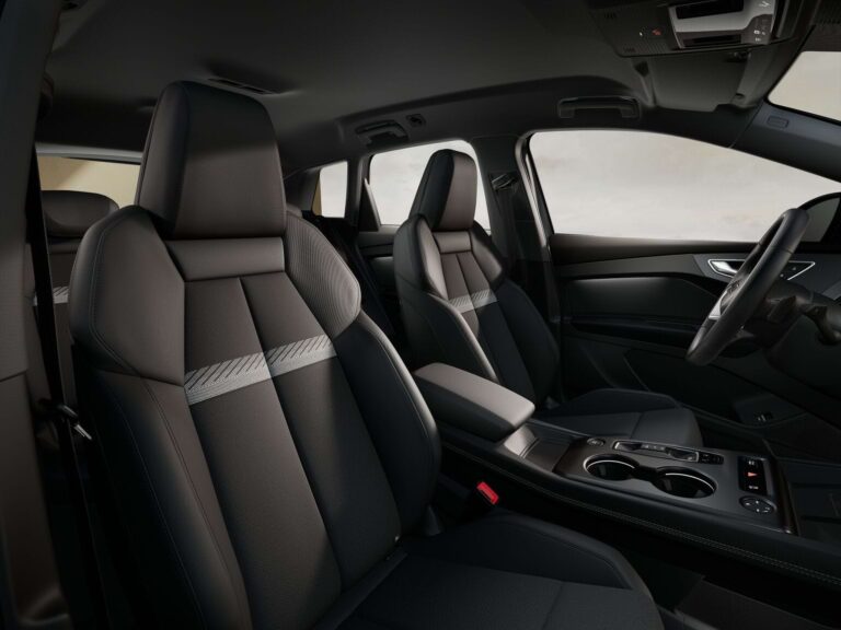 Audi Q4 e-tron operational lease met sportstoelen