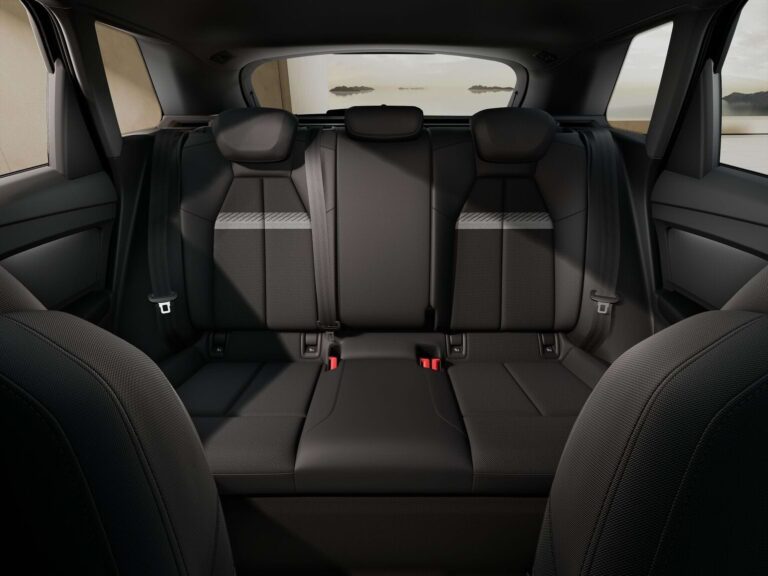 Audi Q4 e-tron Advanced Edition zakelijk leasen interieur