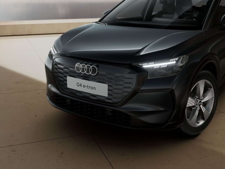 Audi Q4 e-tron operational lease met Matrix LED