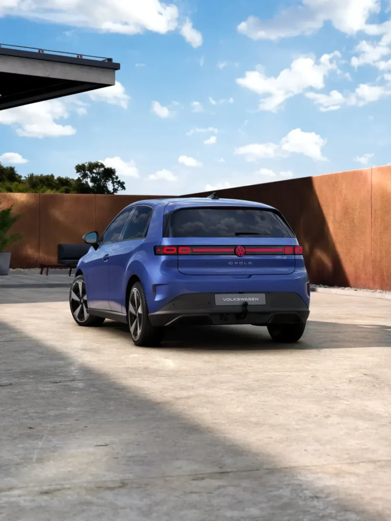 Volkswagen ID. Polo 52kWh Style First Edition leasen - recht achteraanzicht met wolkenlucht