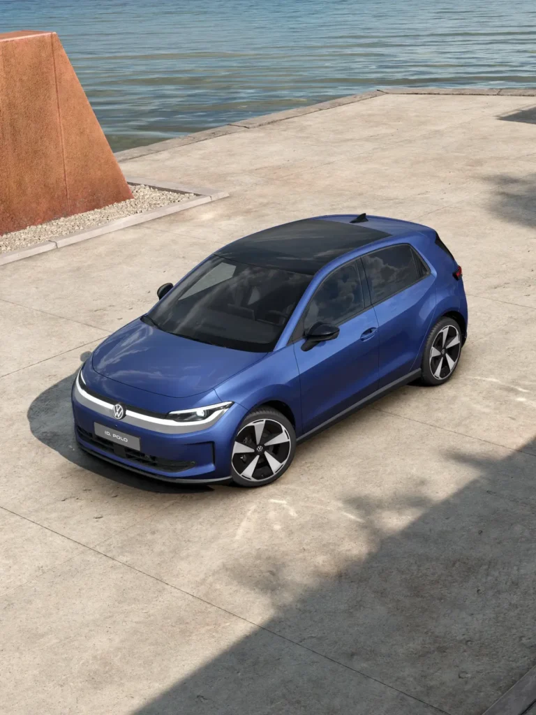 Volkswagen ID. Polo 52kWh Style First Edition zakelijk leasen - bovenaanzicht bij het water