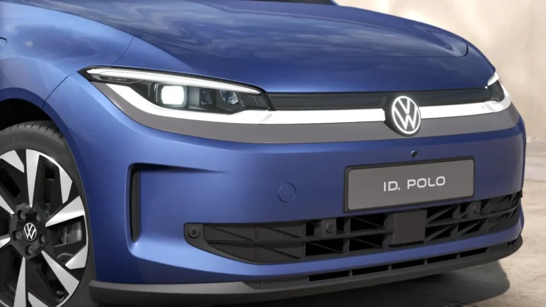 Volkswagen ID. Polo 52kWh Style First Edition leasen - detail van de LED-koplamp en grille