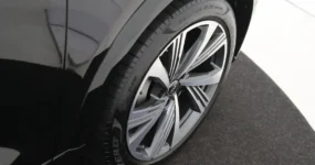 Audi Q6 e-tron achterzijde operational lease sportief