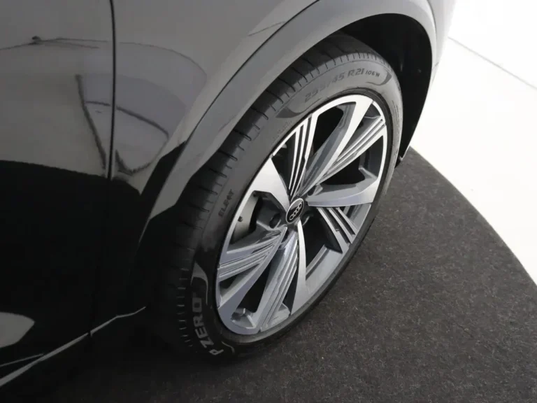 Audi Q6 e-tron achterzijde operational lease sportief