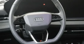 Audi Q6 e-tron met Audi Virtual Cockpit lease