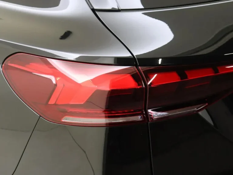 Audi Q6 e-tron met grote lichtmetalen velgen