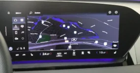 Audi Q6 e-tron S edition met MMI multimedia display