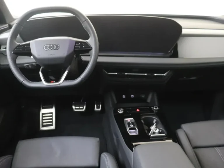 Audi Q6 e-tron S edition performance interieur leder