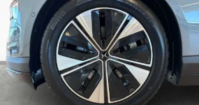Polestar Polestar 4 met 20-inch Aero wielen