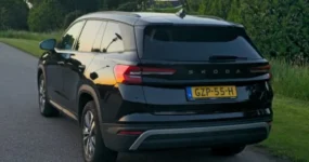 SKODA KODIAQ 1.5 TSI PHEV DSG BUSINESS EDITION zakelijk leasen zijkant