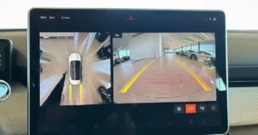 Snel rijden in deze Polestar Polestar 4 voorraadlease privacyglas