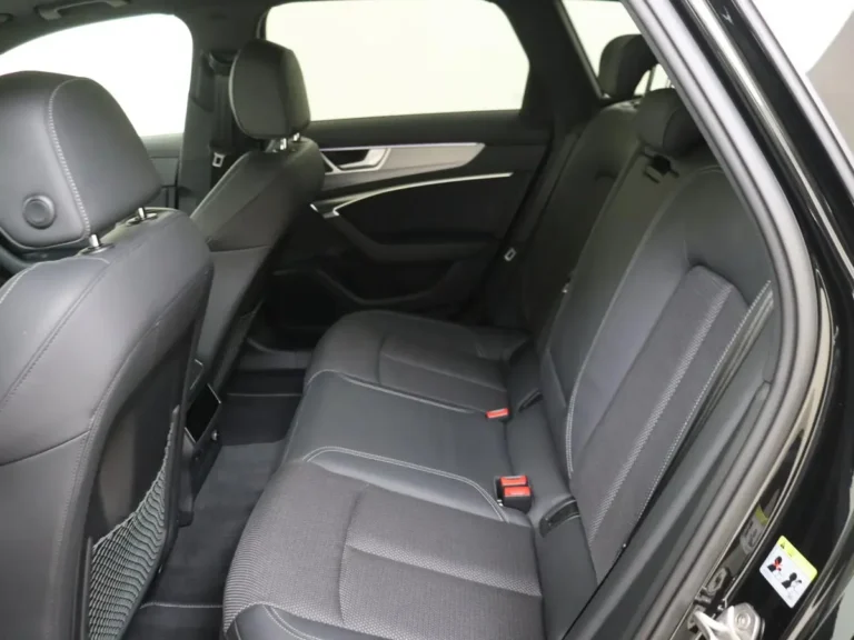Audi A6 Avant lease - bovenaanzicht met het grote glazen panoramadak gesloten