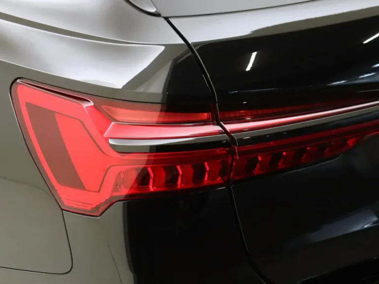 Audi A6 Avant occasion lease - detail van de aerodynamische led koplampen aan de voorzijde
