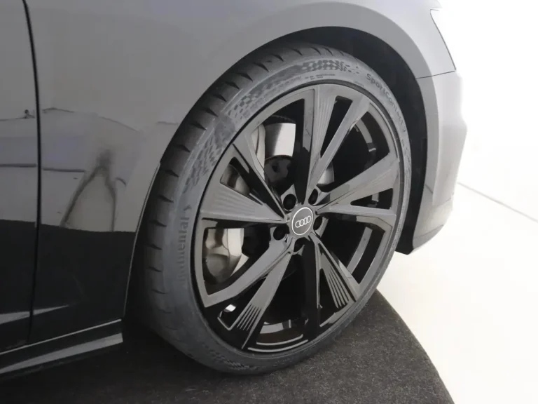Audi A6 Avant zakelijk leasen - deurgestel met de knoppen voor stoelgeheugen en spiegelbediening