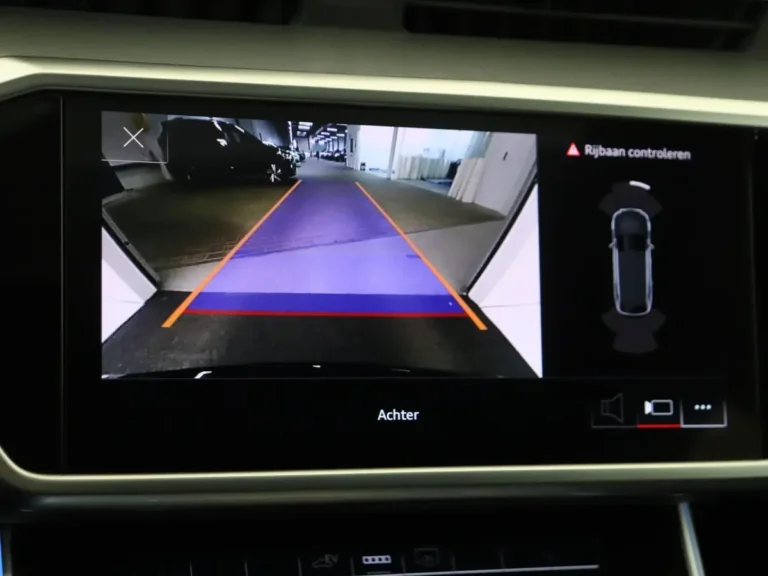 Audi A6 Avant zakelijk leasen - zijaanzicht met de subtiele zwarte dakrails gemonteerd