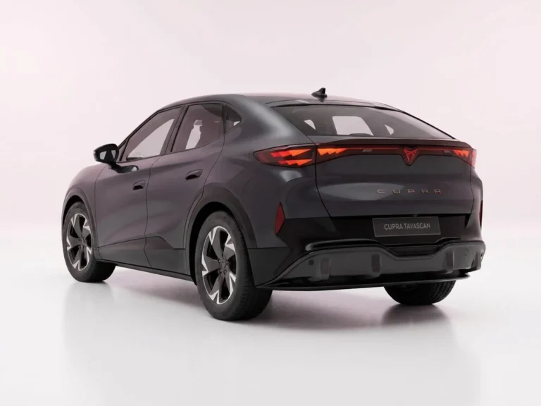 Cupra Tavascan lease - Keyless Go startknop bij het stuur