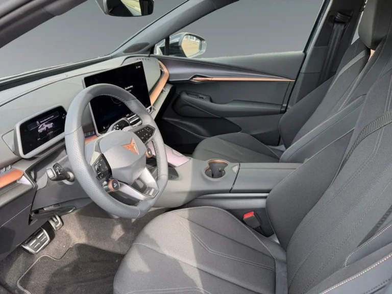 Cupra Tavascan zakelijke lease - overzicht interieur dashboard