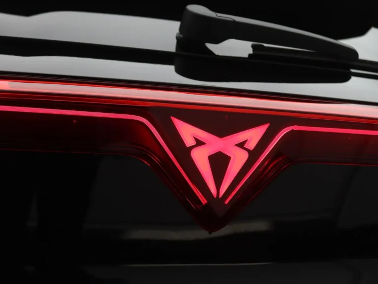 Cupra Terramar 1.5 TSI e-Hybrid Business zakelijk leasen achterzijde