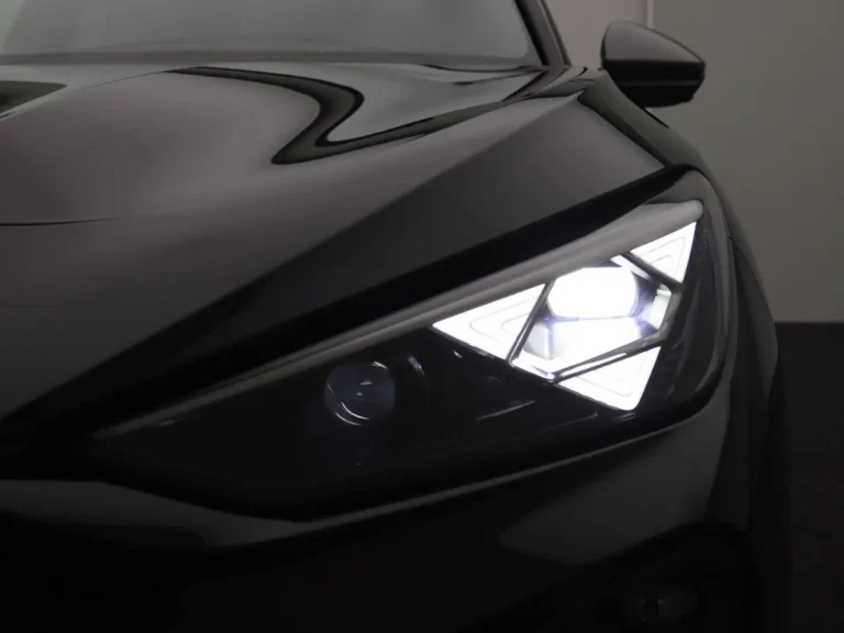 Interieur van de Cupra Terramar met Moon Light alcantara bekleding