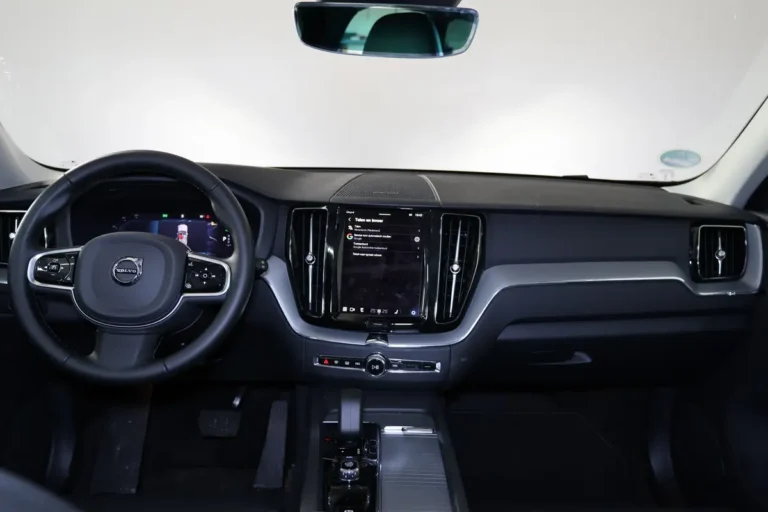 Interieur van de Volvo XC60 met lederen bekleding zakelijk leasen
