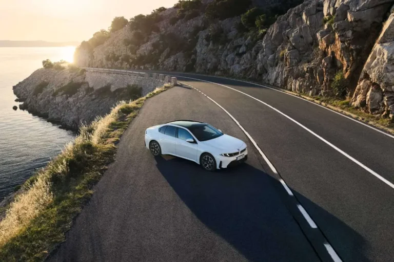 Jaecoo 7 lease - close-up van de elektrische lendensteunverstelling op de bestuurdersstoel