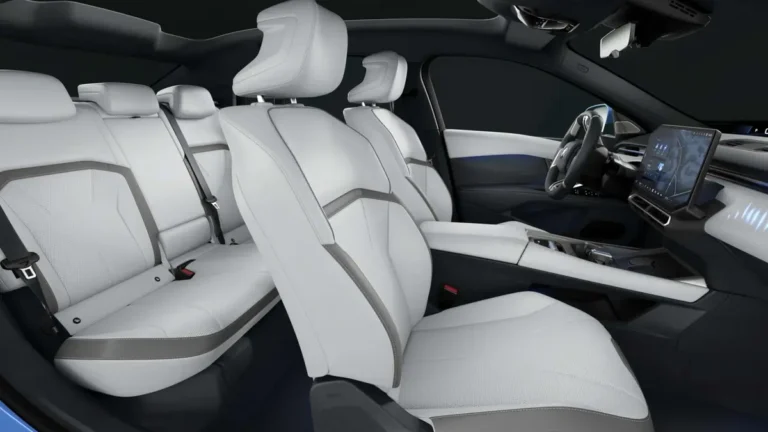 Jaecoo 7 voorraadlease - interieur met lederen multifunctioneel stuurwiel en digitale cockpit