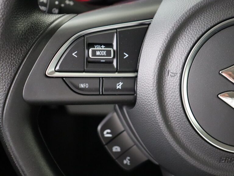 Suzuki Swift 1.2 Comfort SmartHybrid dashboard - operational lease bedrijfsauto