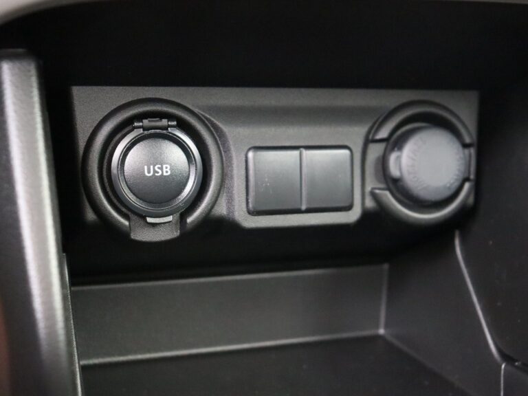 Suzuki Swift 1.2 Comfort SmartHybrid infotainment - zakelijke operational lease technologie