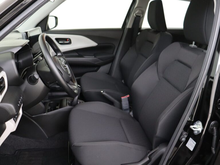 Suzuki Swift 1.2 Comfort SmartHybrid voorkant - zakelijke operational lease auto