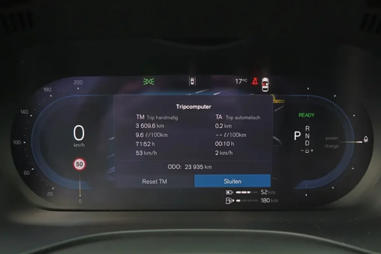 Volvo XC60 zakelijk leasen met elektrisch bedienbare achterklep