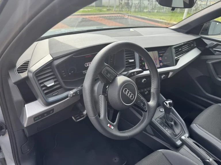 Audi A1 Sportback, interieur met stuurwiel, dashboard en middenconsole