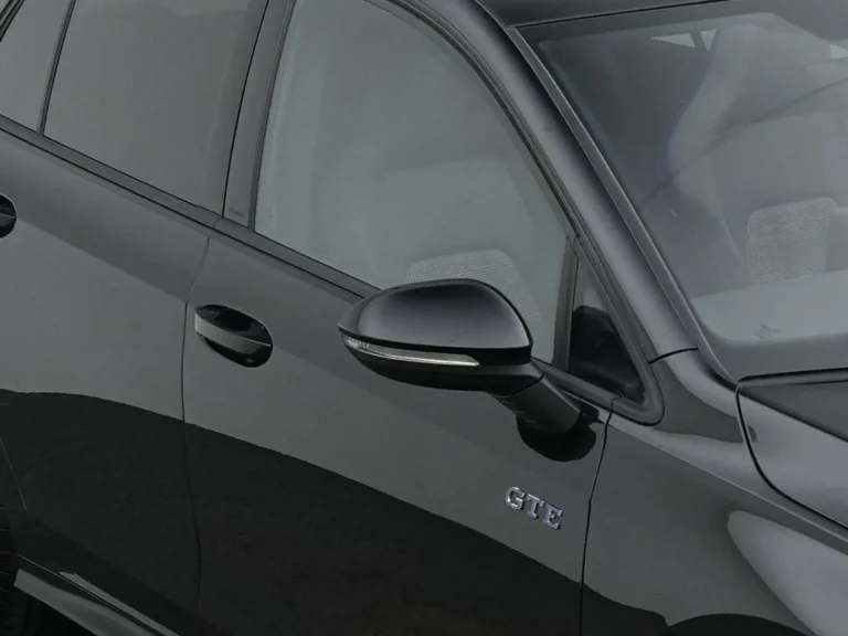 Volkswagen Golf GTE lease - close-up van Dark Aluminium buitenspiegels