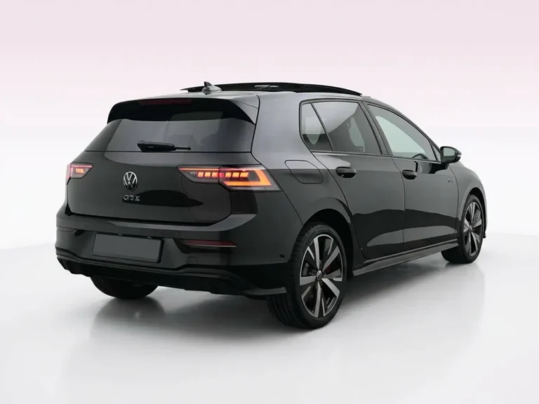 Volkswagen Golf GTE lease - ruime achterbank met drie zitplaatsen