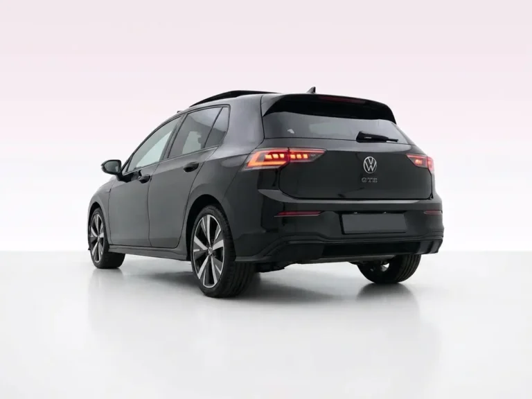 Volkswagen Golf GTE lease - zijaanzicht van elektrische SUV