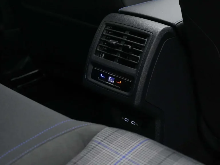 Volkswagen Golf GTE leasen - automatische airconditioning bediening