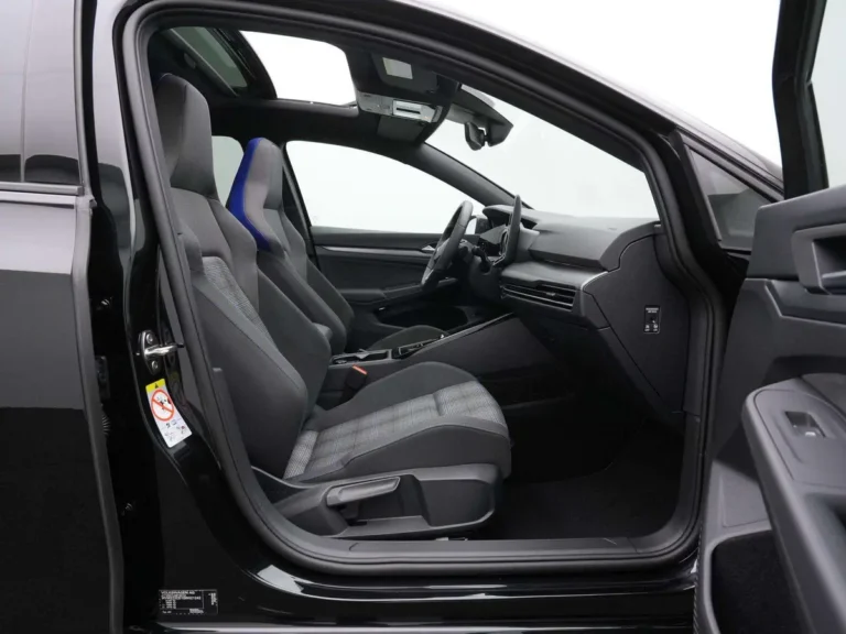 Volkswagen Golf GTE leasen - Dark Aluminium buitenspiegels close-up