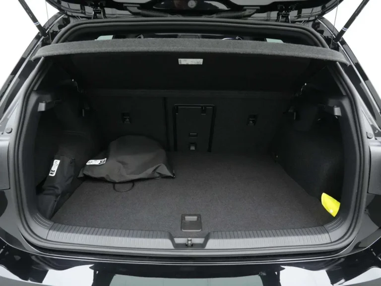 Volkswagen Golf GTE leasen - multifunctioneel met leder bekleed stuurwiel