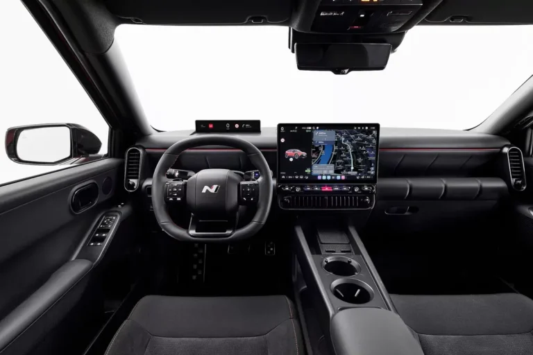 Hyundai IONIQ 3 61 kWh Trend zakelijk leasen - overzicht interieur dashboard en infotainmentscherm