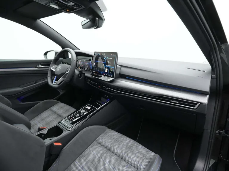Volkswagen Golf GTE zakelijke lease - kofferbakruimte met achterbank neergeklapt