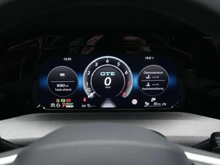 Volkswagen Golf GTE zakelijke lease - overzicht interieur dashboard