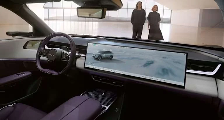 Mazda CX-6e Takumi head-up display in beeld