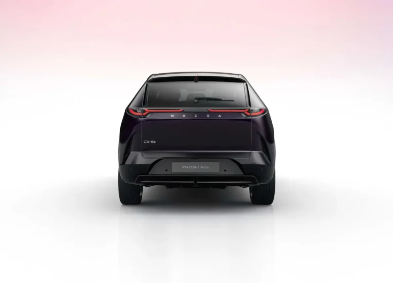 Mazda CX-6e Takumi zakelijk leasen achterbank