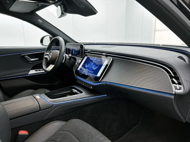 Mercedes-Benz E-Klasse Estate, dashboard cockpit