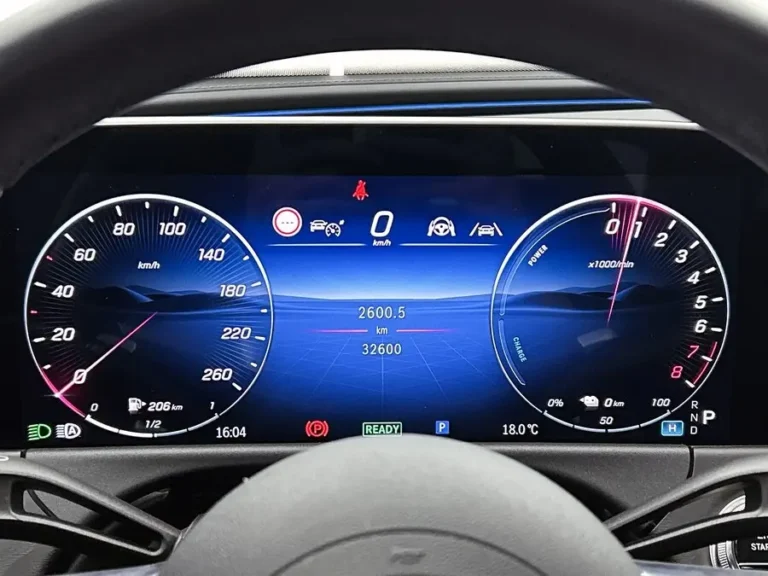 Mercedes-Benz E-Klasse Estate, instrumentenpaneel